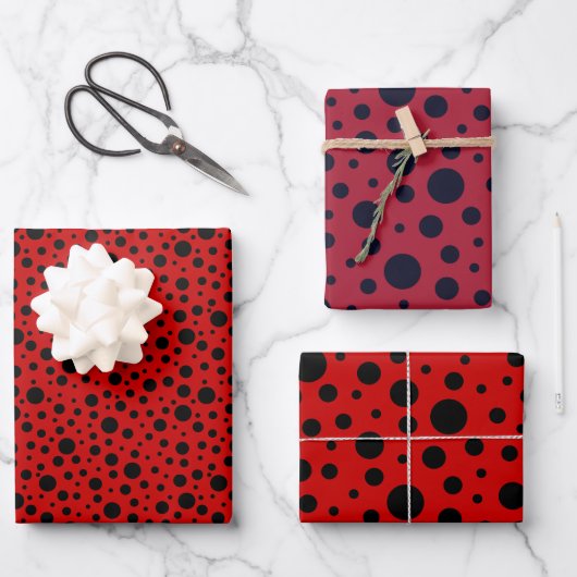 Red and black polka dots funny ladybug inpakpapier vel (Voorkant)