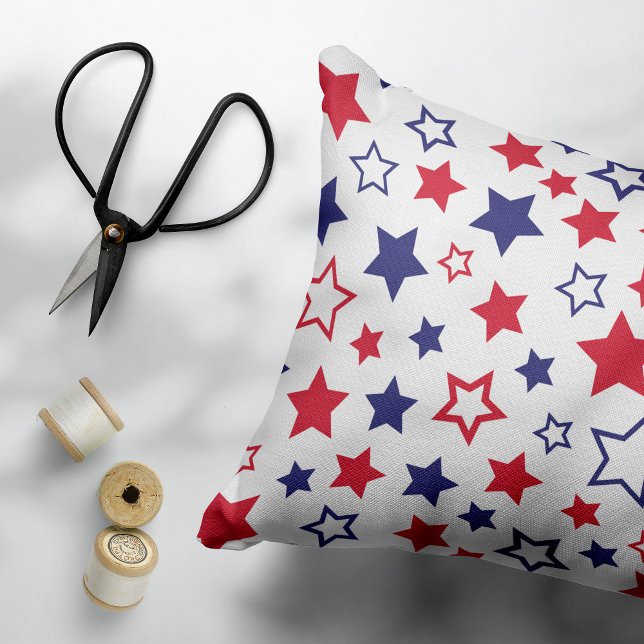Red and Blue Stars, 4th of July, White Background Accent Kussen (Creator heeft geüpload)