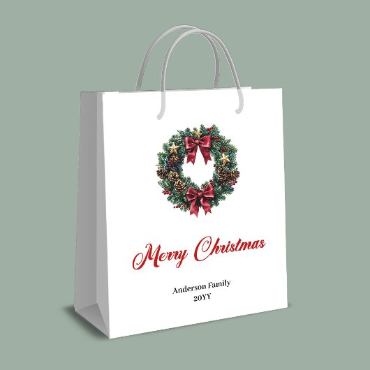 Red and gold pine wreath Christmas bag custom name Medium Cadeauzakje