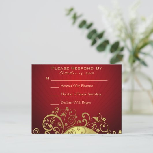 Red and Gold Swirl Reply Card RSVP Kaartje (Staand voorkant)