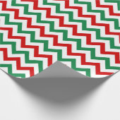 Red and Green Christmas Chevron Wrapping Paper Cadeaupapier (Hoek)
