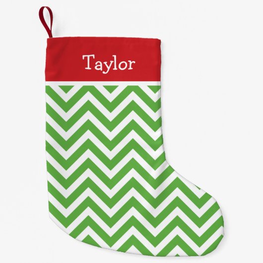 Red and Green Holiday Chevron Monogram Kleine Kerstsok (Voorkant)