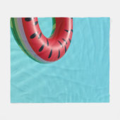 Red and green lifebuoy on swimming pool fleece deken (Voorkant (Horizontaal))