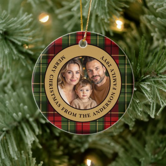 Red And Green Plaid Custom Family Photo Christmas Keramisch Ornament (Boom)