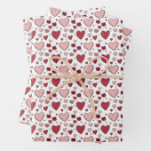 Red and Pink Hearts and Roses Doodle Art Inpakpapier Vel (In situ)