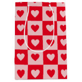 Red and Pink Hearts Checkerboard Valentine's Day Medium Cadeauzakje (Voorkant)