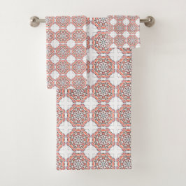 Red and white geometric patterned bad handdoek