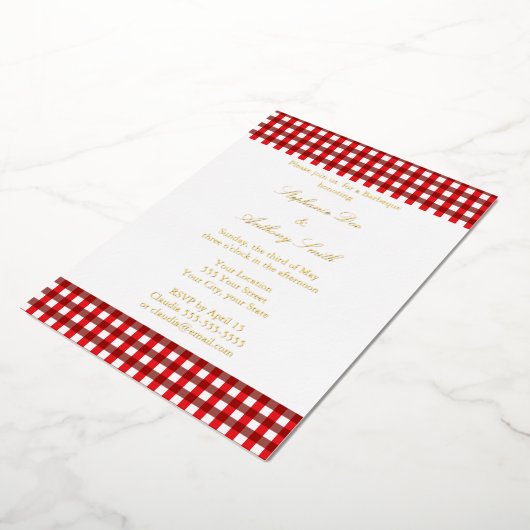 Red and White Gingham Pattern Barbeque Wedding Folie Uitnodiging (Gedraaid)