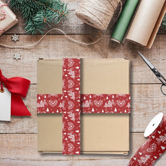 Red and White Nordic Heart Christmas Tree Grosgrain Lint