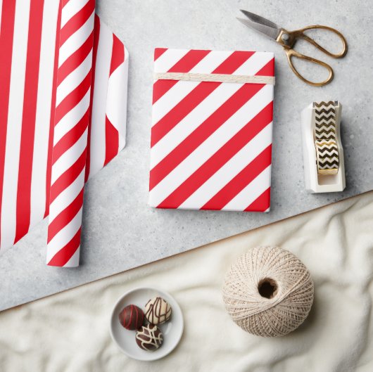 Red and White Stripped Candy Cane Wrapping Paper Cadeaupapier (Crafts)