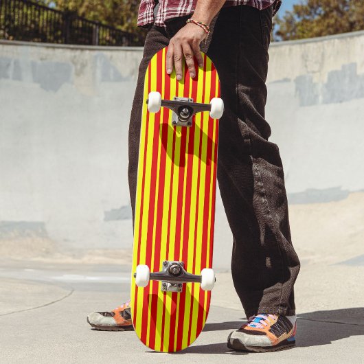 Red and Yellow Stripes Design  Persoonlijk Skateboard
