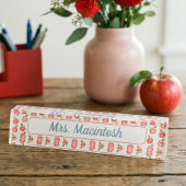 Red Apple & Heart Pattern Personalized Teacher Naambordje