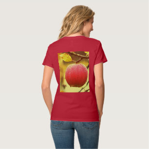 "Red Apple on Tree" Kute foto. Bestel nu T-shirt