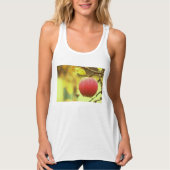 "Red Apple on Tree" Kute foto. Bestel nu Tanktop (Voorkant)