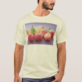 "Red Apples Fruit". Foto. Bestel nu T-shirt (Voorkant)