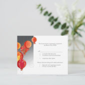 Red Asian Hanging Lantern Wedding RSVP Uitnodiging Briefkaart (Staand voorkant)