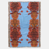Red Autumn Leaves en Blue Sky Deken (Voorkant Verticaal)
