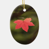 Red Autumn Maple Leaf Natuur Foto Keramisch Ornament (Achterkant)