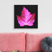 Red Autumn Maple Leaf on Black Floral Canvas Afdruk (Insitu (Woonkamer))