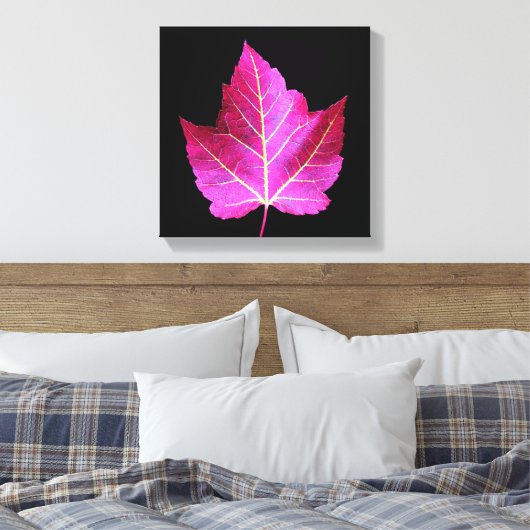 Red Autumn Maple Leaf on Black Floral Canvas Afdruk (Insitu (Slaapkamer))