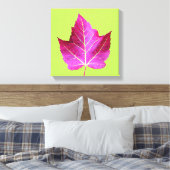 Red Autumn Maple Leaf on Green Floral Canvas Afdruk (Insitu (Slaapkamer))