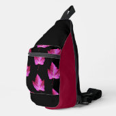 Red Autumn Maple Leaf Pattern on Black Background Sling Bag (Rechterhoek)