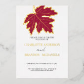 Red Autumn Maple Leaf Wedding Gold Folie Uitnodiging (Voorkant)