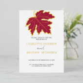 Red Autumn Maple Leaf Wedding Gold Folie Uitnodiging (Staand Voorkant)