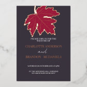 Red Autumn Maple Leaf Wedding Gold Folie Uitnodiging (Voorkant)