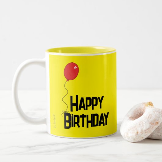 Red Balloon Happy Birthday Yellow Mug Tweekleurige Koffiemok (Met donut)