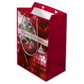 Red Baubles Merry kerstcadeautas medium Medium Cadeauzakje (Achterkant Gekanteld)