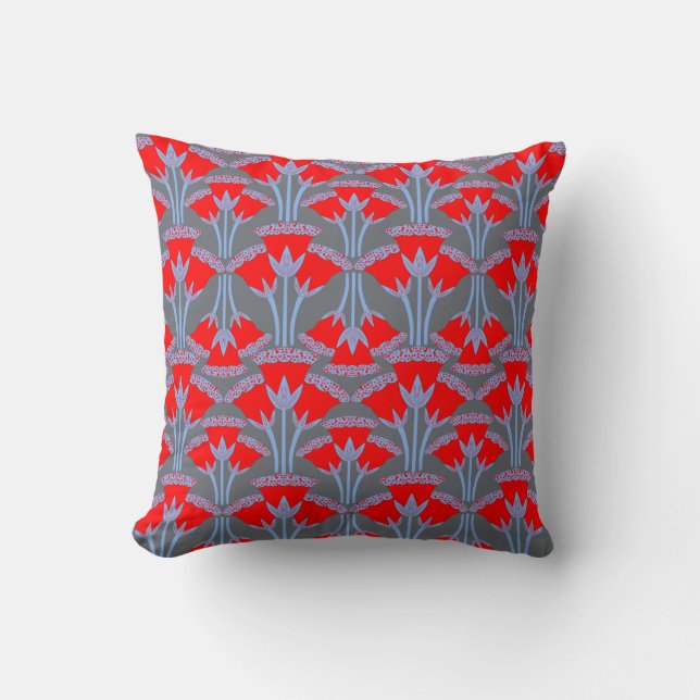 Red Bellflower Throw Pillow | One Owl Artist Kussen (Voorkant)