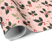 Red berries and holly on pink cadeaupapier (Rol Hoek)