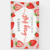 Red Berry Eerste Verjaardag Aardbei Meisje Verjaar Spandoek (Verticaal)