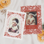 Red Berry Merriest Little KerstArch Foto Feestdagenkaart<br><div class="desc">Een unieke en moderne vakantiekaart met een boogfotovorm met een moderne gestileerde typografie die elegant rond uw foto kromt, en een originele, met de hand getekende winterbladerkunst. Pas de voor- en achterzijde eenvoudig aan met uw eigen tekst en foto's met behulp van de sjabloon die u hebt gekregen. Om nog...</div>