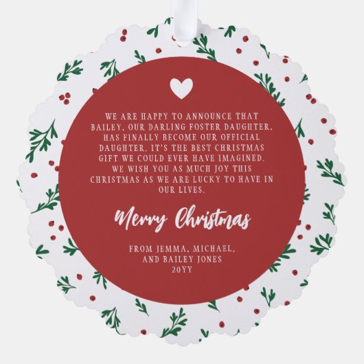 Red Berry Pattern Eerste Kerstmis Geadopteerde Fam Ornament Kaart (Achterkant)