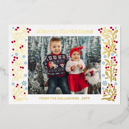 Red Berry Twig Snowflakes Frame Merry Christmas Folie Feestdagenkaart (Voorkant)