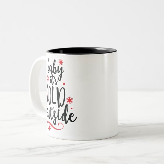 Red Black Baby Het is koud buiten Kerstmis Tweekleurige Koffiemok (Voorkant links)