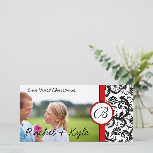 Red & Black Damask ons eerste kerstfeest je foto Feestdagenkaart (Staand voorkant)