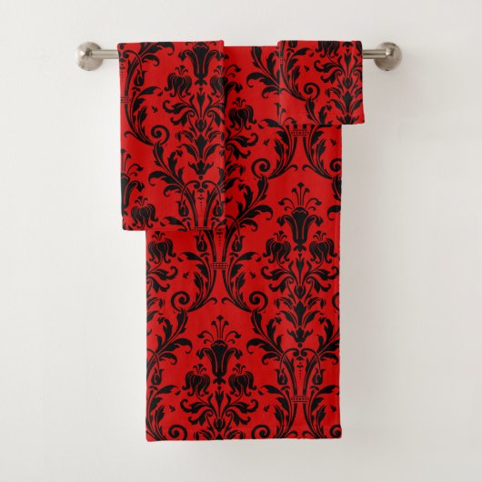Red & Black Floral Damask Bad Handdoek (Insitu)