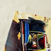 Red Blue Racing Cars op het zand Strandlaken (In situ)