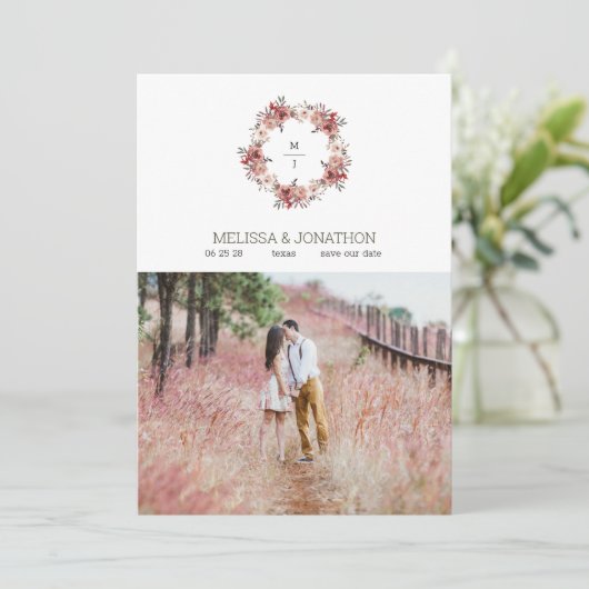 Red Blush Floral Rozen Trendy Save the Date (Staand voorkant)