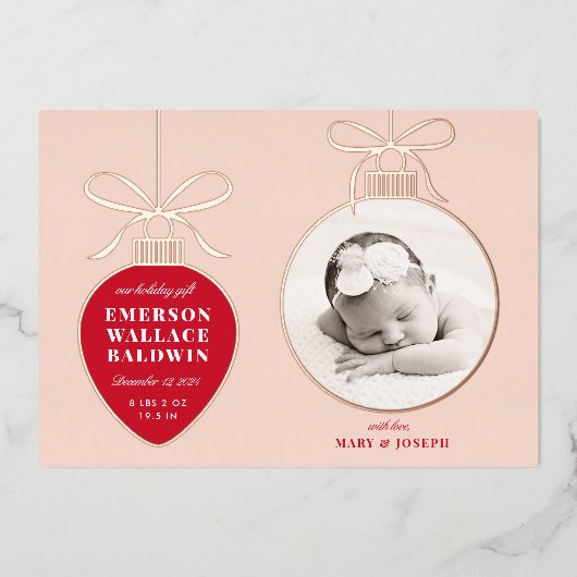 Red Blush Ornament Baby Aankondiging Holiday Kaart (Voorkant)