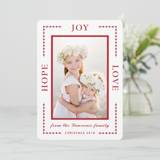 Red Border Hope Joy Love Moderne kerstfoto Feestdagenkaart (Staand voorkant)
