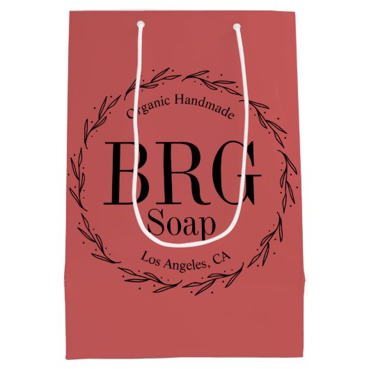 Red Botanical Wreath Monogram Retail Store Medium Cadeauzakje (Achterkant)