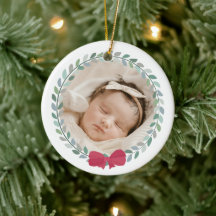 Red Bow-Adorned Krans Baby's Eerste Kerstmis