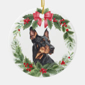 Red Bow Holly Krans Doberman Pinscher Hond Keramisch Ornament (Voorkant)