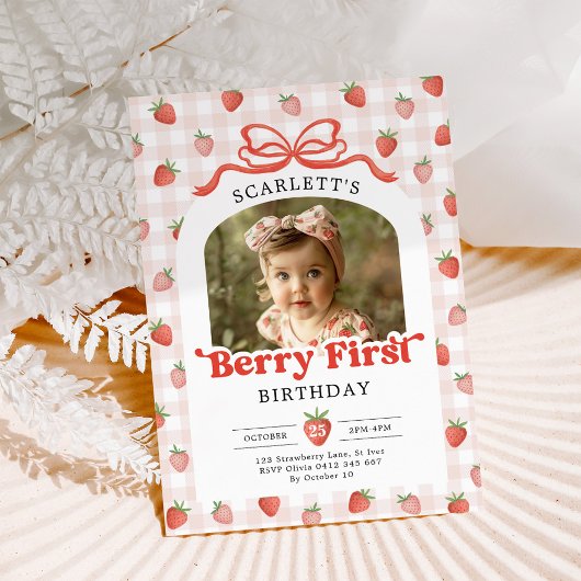 Red Bow Strawberry Berry First Birthday Photo Kaart