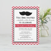 Red Boy Mustache Chevron Birthday Party Kaart (Staand voorkant)