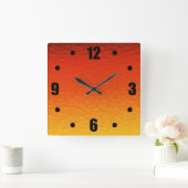 Red Burnt Oranje aan Gold Ombre Crackle Pattern Vierkante Klok (Huis)